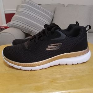 Sketchers lite-weight shoes size 8.5